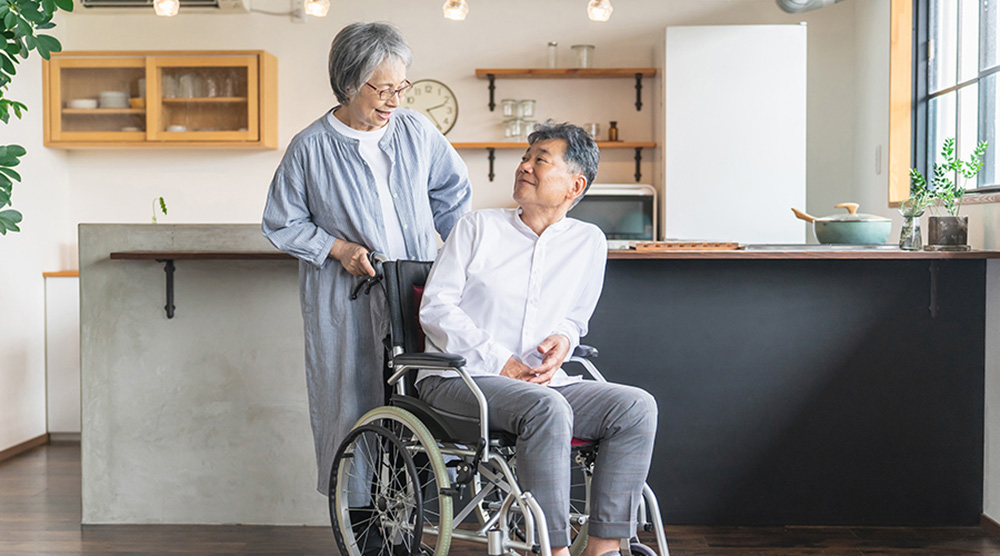 在宅介護を正しく理解するために|介護サービスの種類・負担軽減策・施設との違い